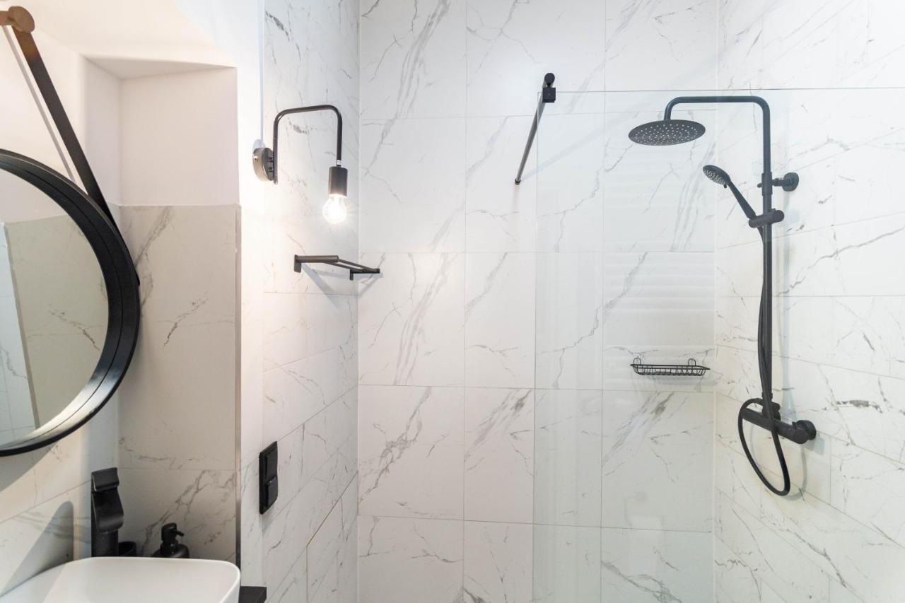 Glamorous And Brand New 2 Bedroom Краків Екстер'єр фото