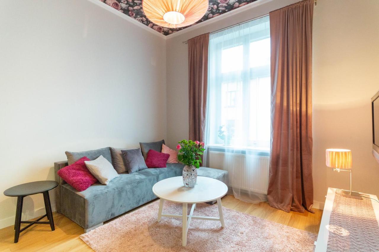 Glamorous And Brand New 2 Bedroom Краків Екстер'єр фото