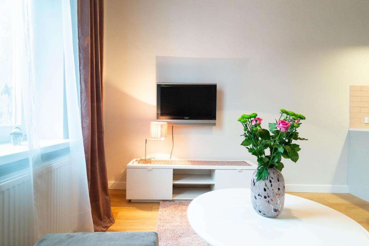 Glamorous And Brand New 2 Bedroom Краків Екстер'єр фото